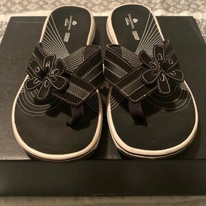 Clarks CloudSteppers Flip Flops